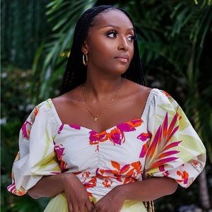 Amazon “The Drop” Tenicka B Floral Print Puff Sleeve Sweetheart Top